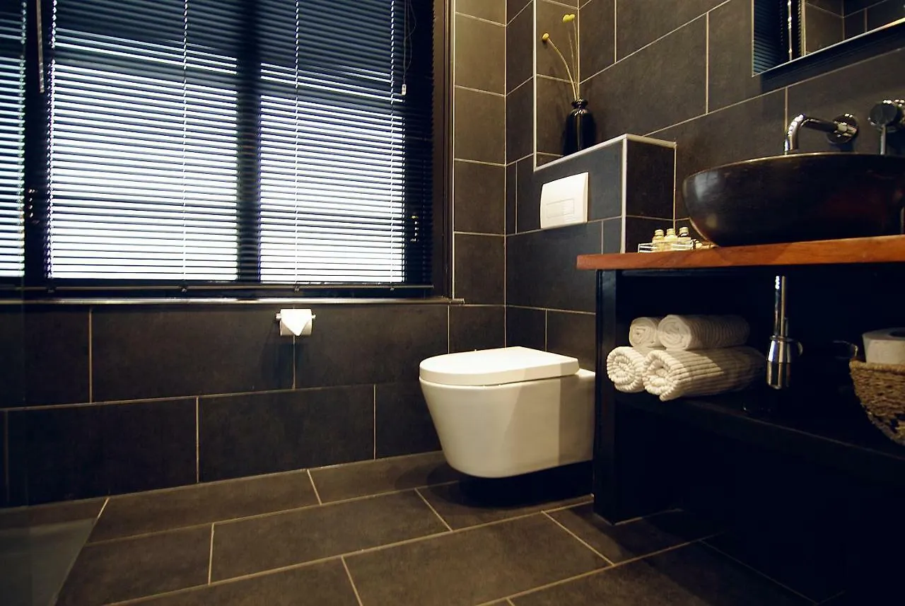 1637: Historic Canal View Suites Amsterdam